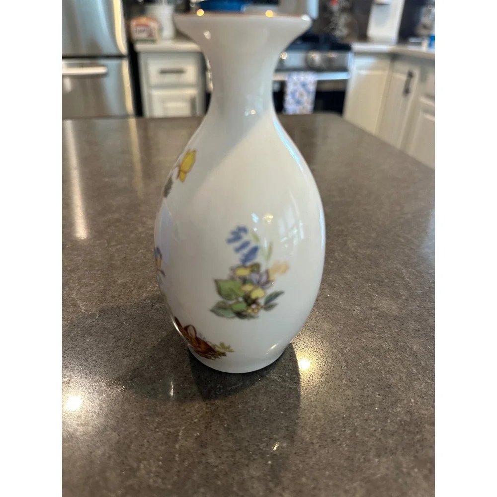 Vintage Bunnies Fine Bone China Bud Vase White Rabbit Floral Gold Rim 4.5 Inch